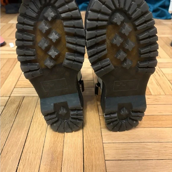 Dr. Martens White Jadon Boots with Snake Design. - Picture 6 of 10